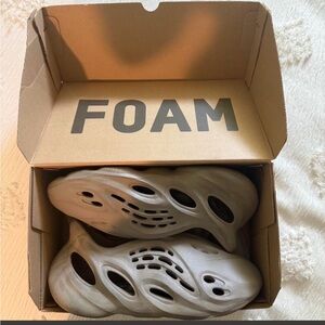 Yeezy Adidas Foam Rnnr